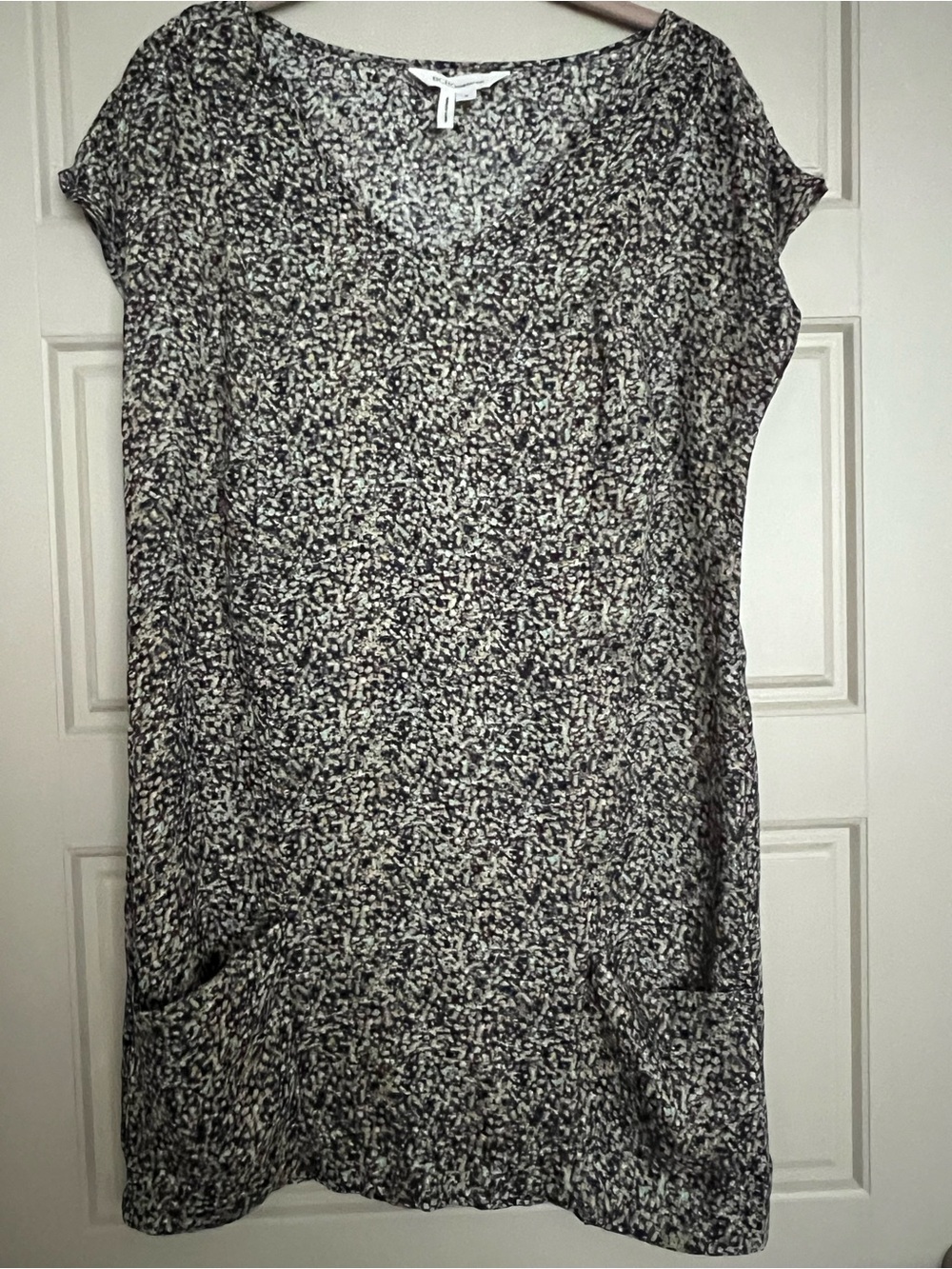 BCBGeneration Speckled Multicolor Shift Dress with front pockets Small